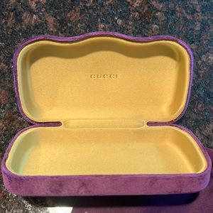 Gucci sunglass velvet case with clothe